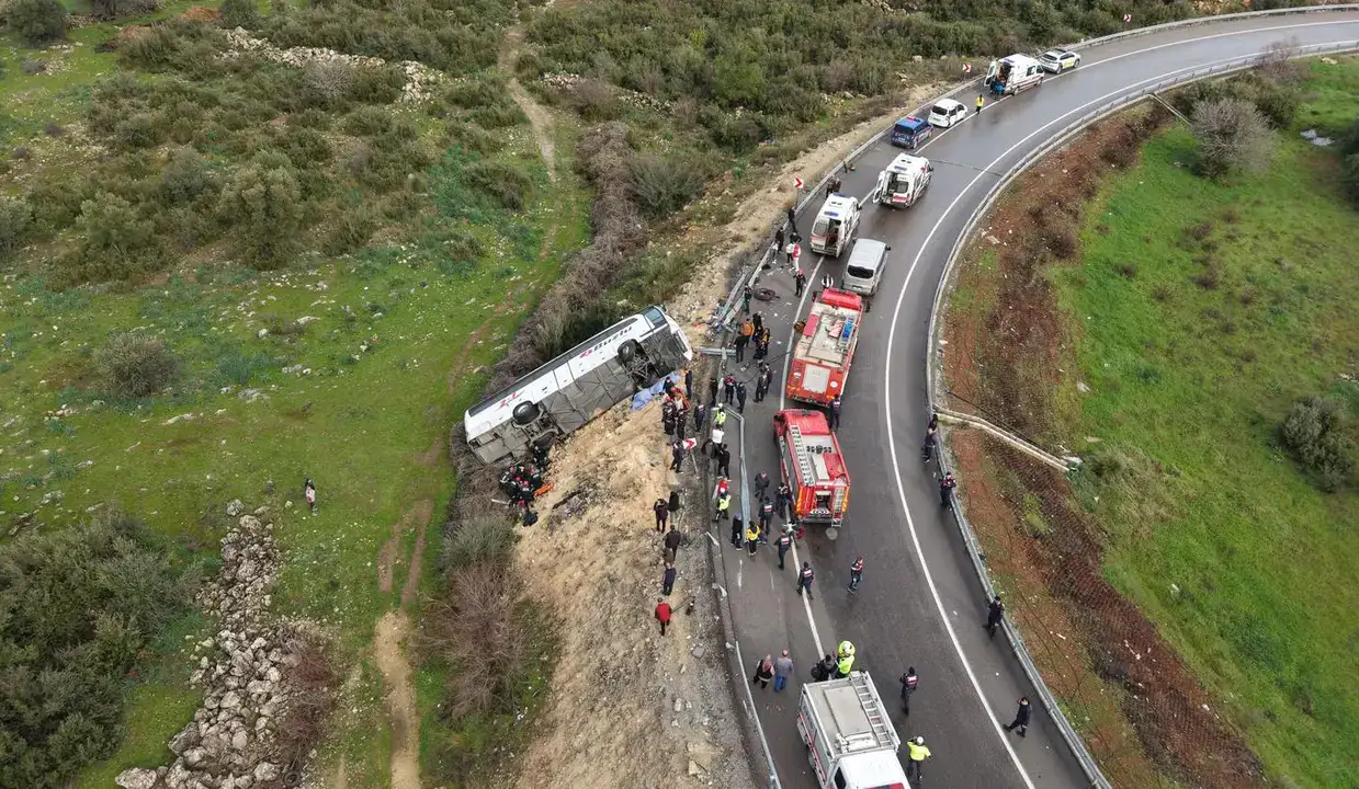 Antalya’da Yolcu Otobüsü Faciası: 10 Ölü, 24 Yaralı 14
